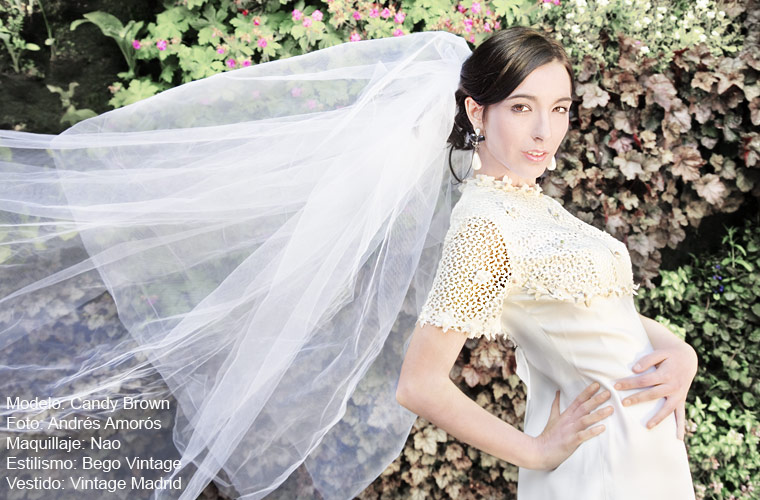 Candy Brown lleva vestido de novia vintage.